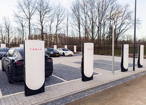 Tesla V4 Supercharger Harderwijk 2023