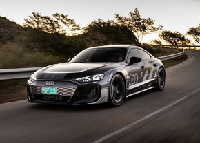 Audi e-tron GT facelift teaser 2024