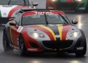 Mazda MX-5's 20th birthday race
