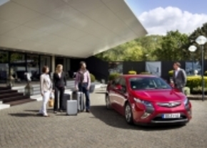 Europcar biedt Opel Ampera te huur aan