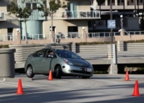 nevada keurt zelfrijdende auto's goed op publieke wegen
