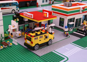 lego-shell-gas-station