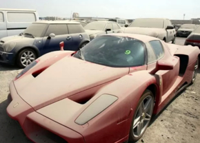 Het aantal verlaten supercars in Dubai is een serieus probleem