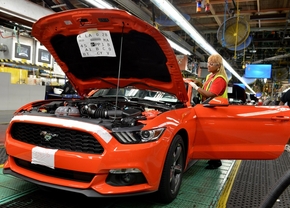 2015-ford-mustang-production-at-flat-rock-assembly-plant-michigan_02