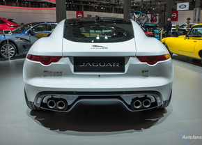 Jaguar F-coupé voor het eerst in Europa