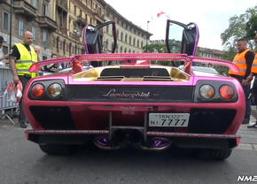 Pink Lamborghini Diablo GT