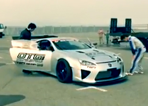 lexus-lfa-nascarengine_01