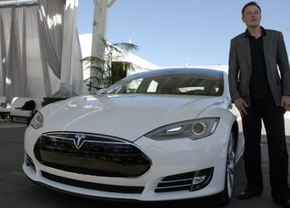 "Noem het geen recall" - Tesla moet adaptors vervangen in Model S