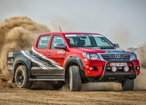 toyota-hilux-one-off-v8