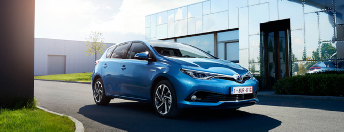 Rijtest-Toyota-Auris-Hybrid-2015_01